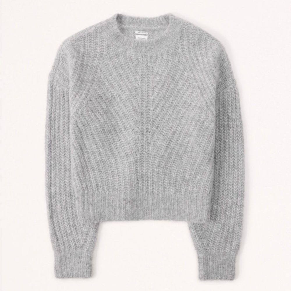 Abercrombie & Fitch Light Gray Crew Neck Sweater